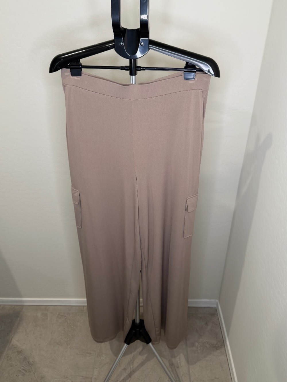 Lisa Rinna Collection Wide Leg Cargo Pants in Taupe